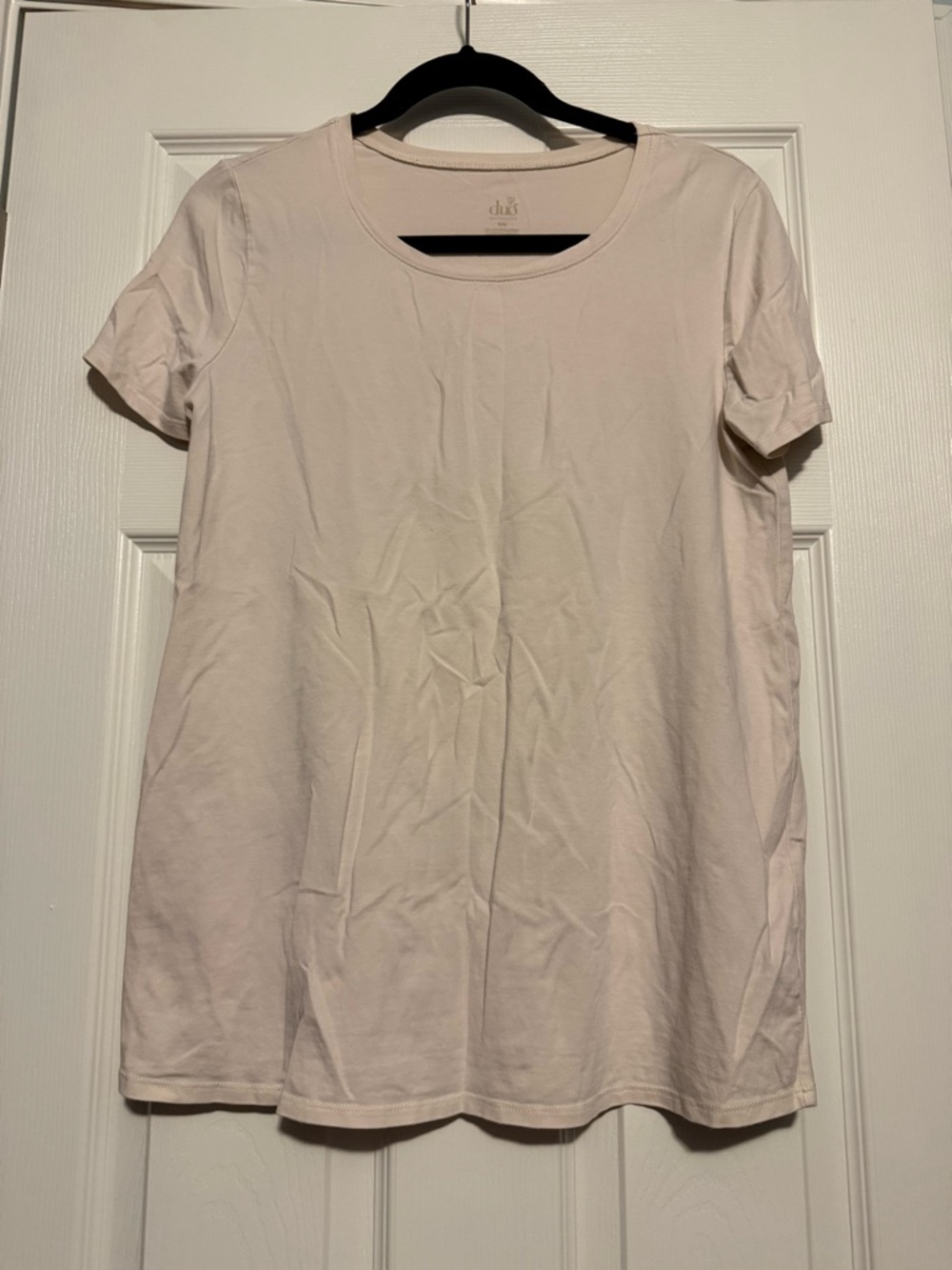 duo Maternity Short Sleeve Crew Neck Tee in Pale Pink